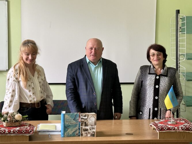 У ЛННЦ з учнями профосвіти Львівщини зустрілися поетеса-педагог Надія Заячківська та поетеса-військовослужбовиця Олена Лотоцька